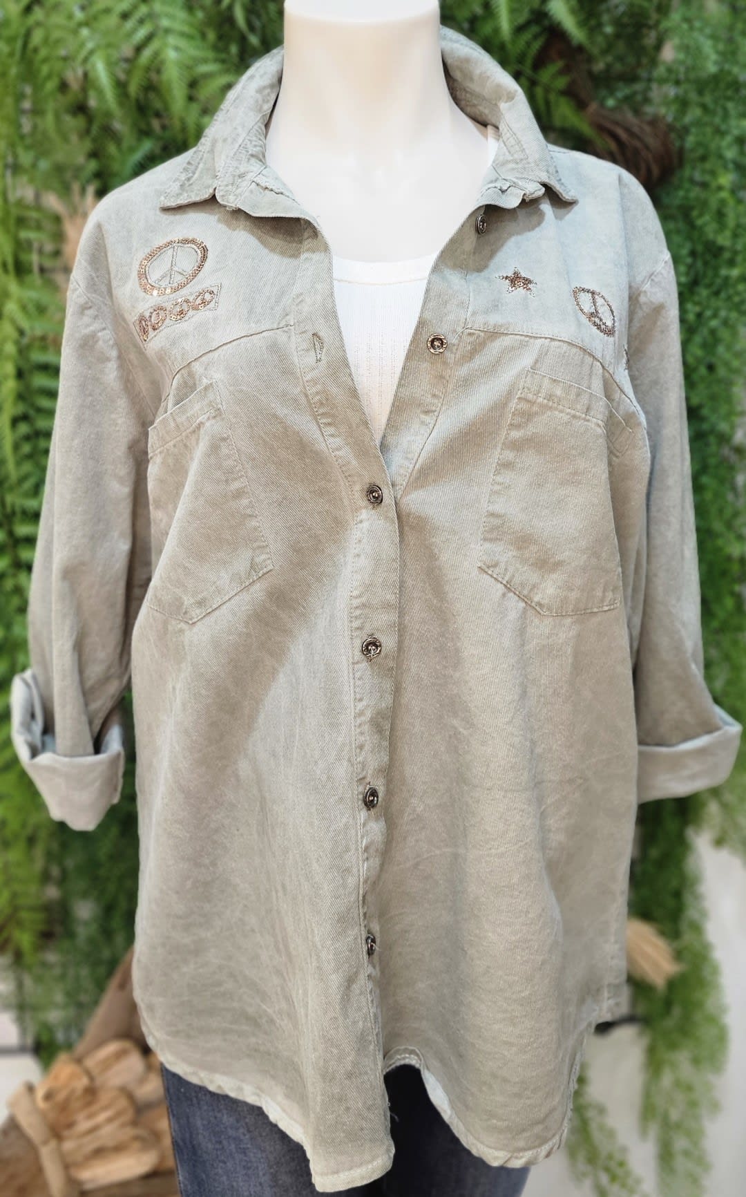 “Peace &amp; Love” overshirt